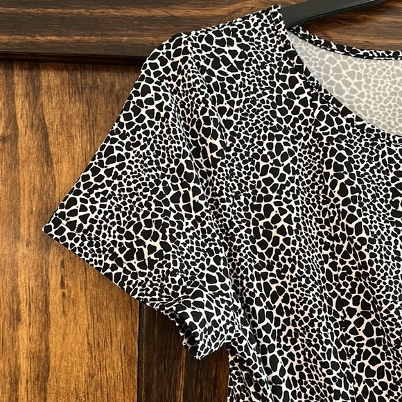 Tacera Black and White Patterned Dress - Picture 6 of 14